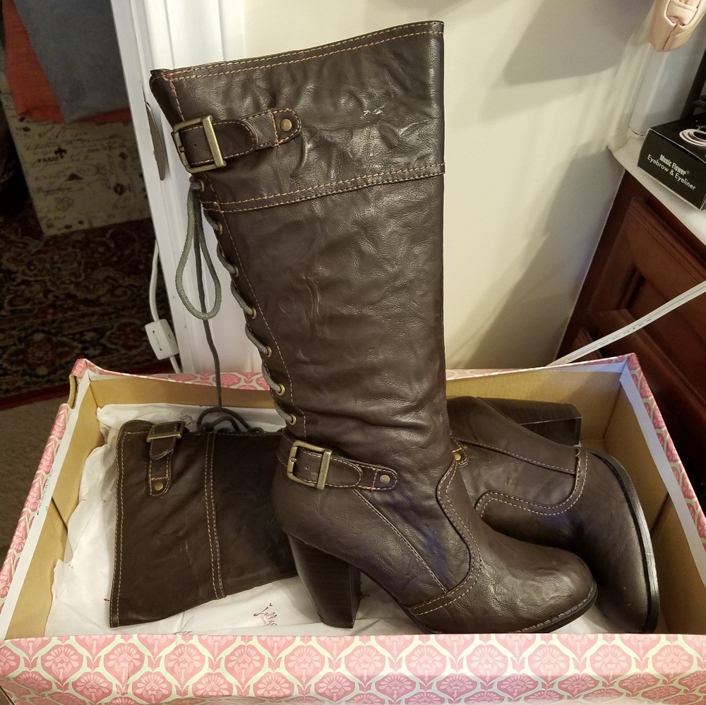 Boots - Picture 2 of 2